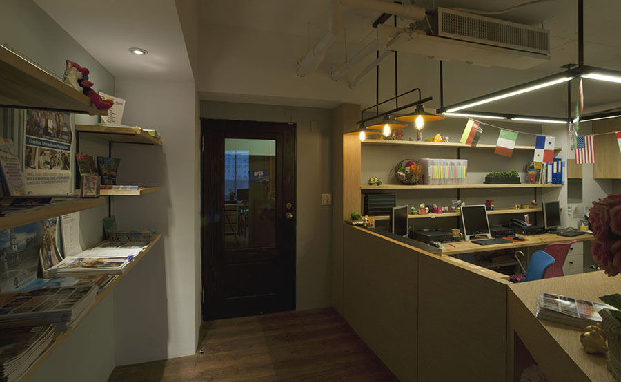 留學(xué)咨詢機(jī)構(gòu)辦公室設(shè)計1