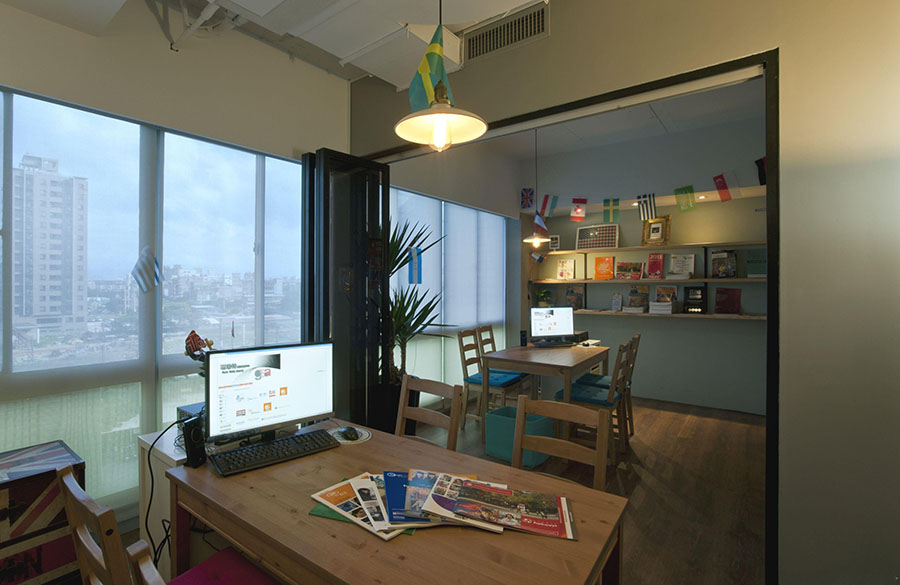 留學(xué)咨詢機(jī)構(gòu)辦公室設(shè)計8