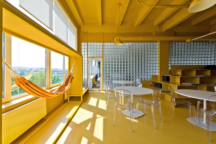 辦公室裝修之打造一個可以睡覺的辦公室