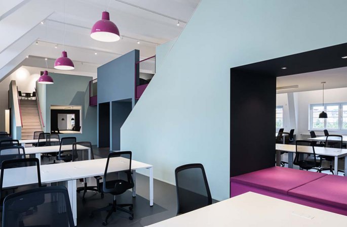 簡(jiǎn)約舒適的現(xiàn)代辦公室設(shè)計(jì)