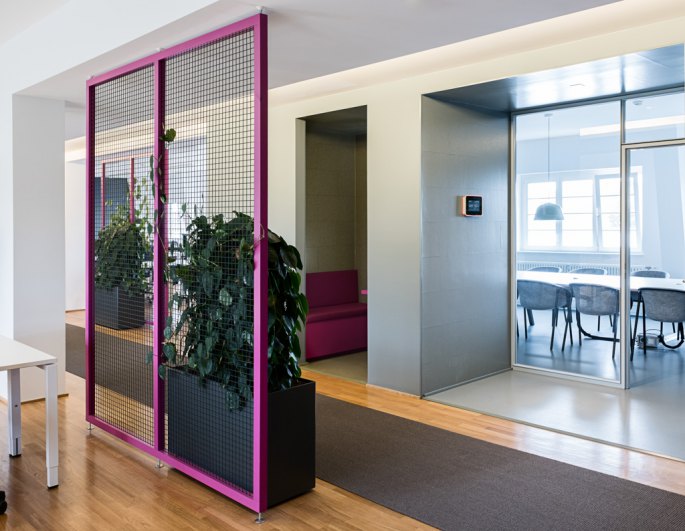 簡(jiǎn)約舒適的現(xiàn)代辦公室設(shè)計(jì)