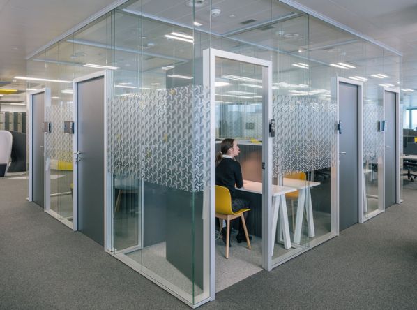 辦公室裝修中怎樣選擇門？