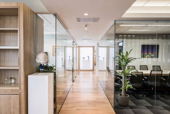 上海辦公室設(shè)計中如何選擇辦公室家具？