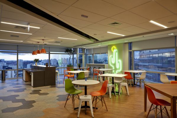 上海辦公室設(shè)計(jì)應(yīng)該隔一段時(shí)間更換嗎？