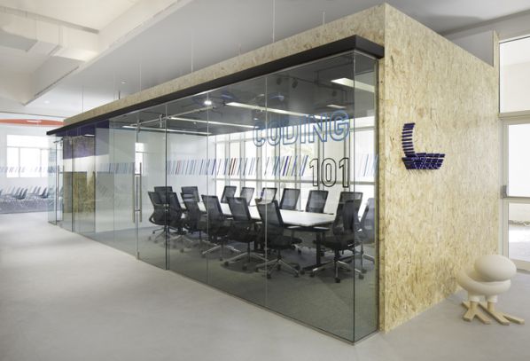 辦公室裝修需要尋找什么樣的裝修團(tuán)隊？