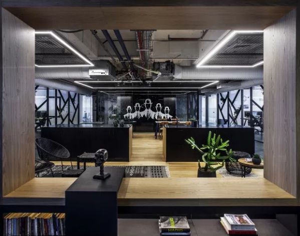 神秘且開放的辦公室設(shè)計