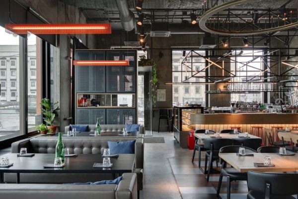 辦公室裝修設計的工業(yè)風餐廳打造