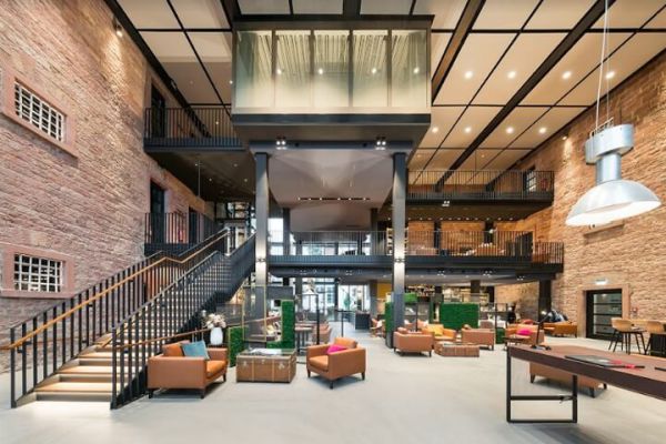 辦公室設(shè)計(jì)可以走簡(jiǎn)約低調(diào)路線