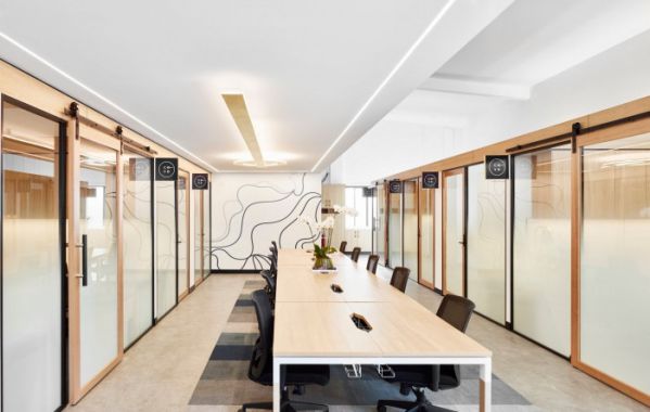 辦公室裝修設計的聯(lián)合辦公創(chuàng)意中心