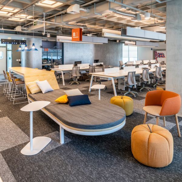 辦公室裝修中哪種窗戶(hù)比較好