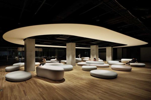 辦公室裝修實(shí)際上并不會(huì)太難,關(guān)鍵是找對(duì)專(zhuān)業(yè)辦公裝修企業(yè)