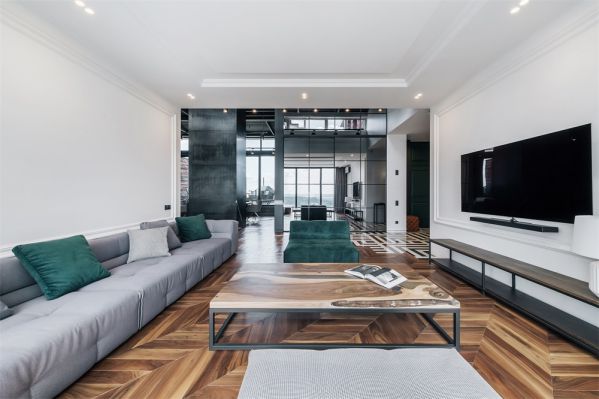 光與影那樣的辦公室裝修設(shè)計較為時尚潮流